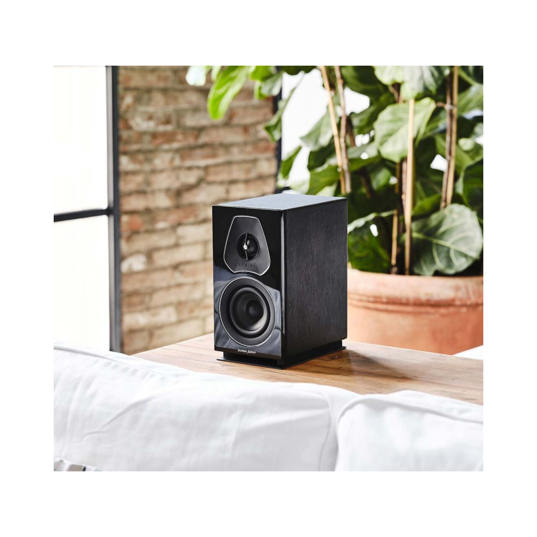 Sonus Faber Lumina I Bookshelf Speakers (Black) - Clearance / Open