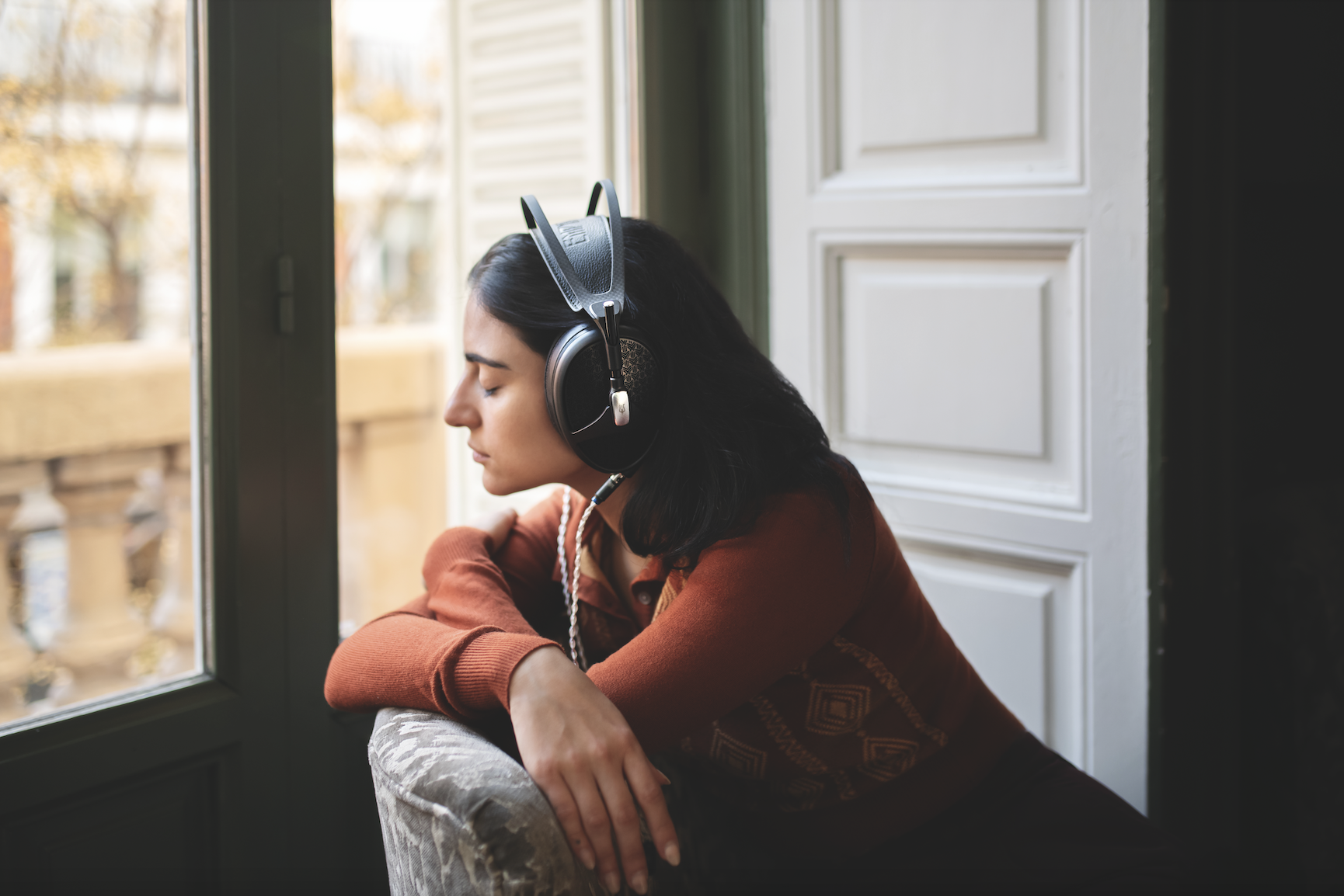 The Different Types of Headphones: Breakdown Of The Styles To Know About