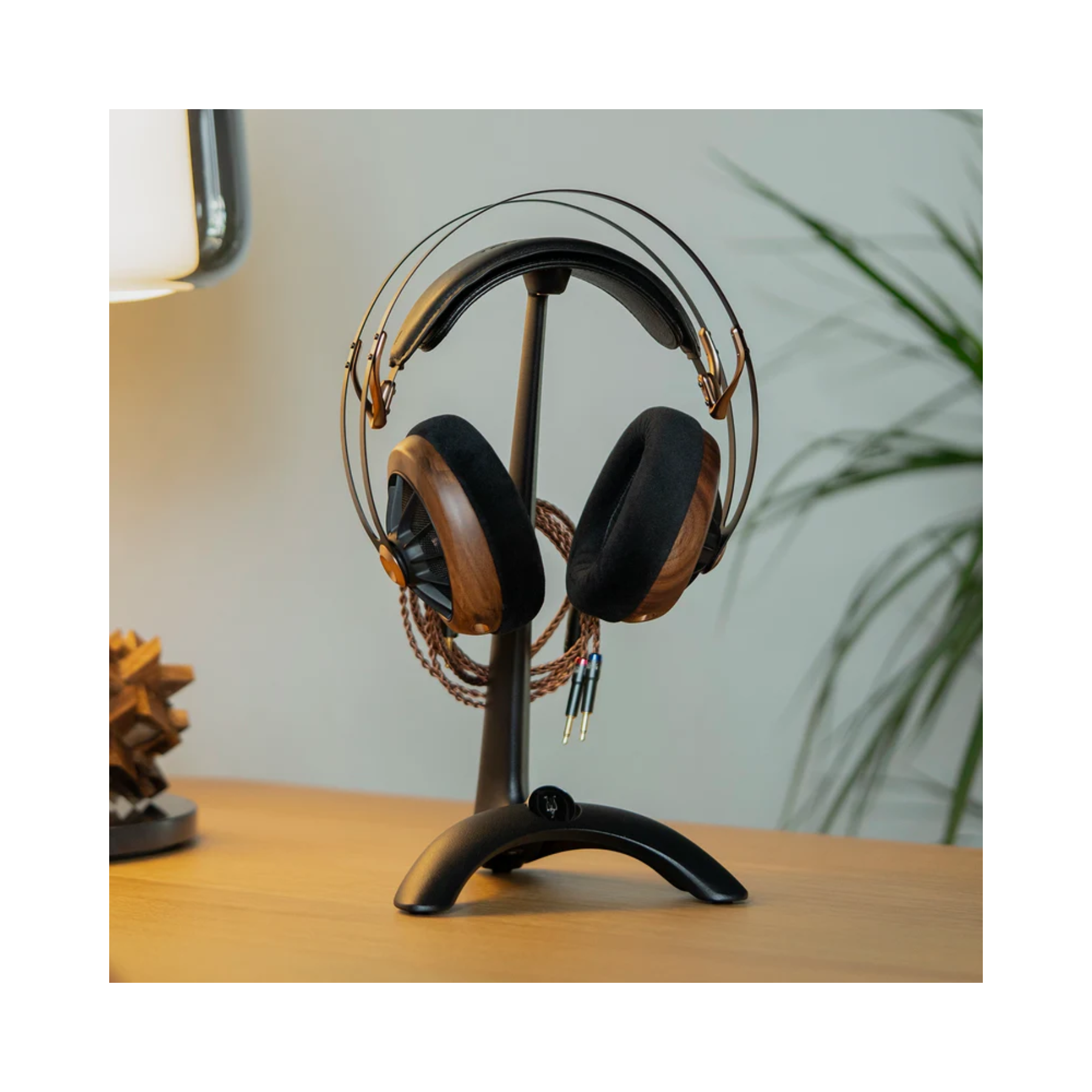 Meze Audio Manta Headphone Stand | ListenUp