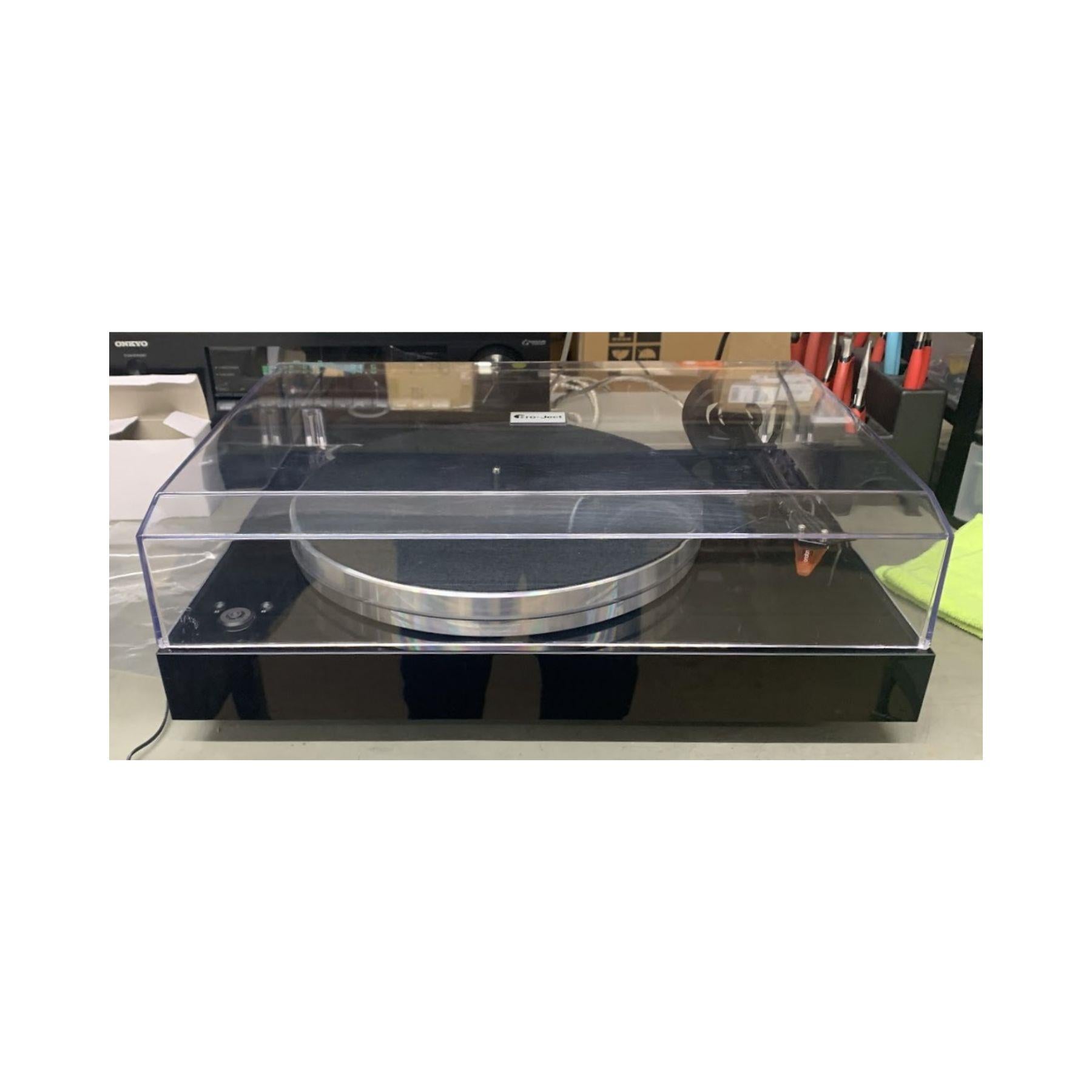 PRO-JECT X8 Evolution Turntable with New Moonstone Cartridge - Trade-I ...