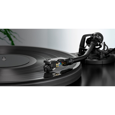 Audio-Technica AT-LP7X Fully Manual Belt-Drive Turntable tonearm (view 3 of 7)