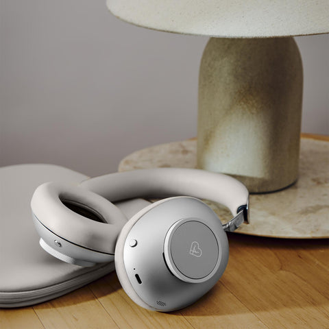 Loewe Leo ANC Headphones (view 12 of 14)