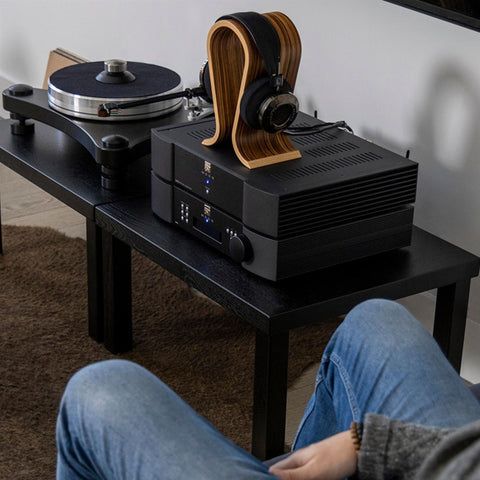 MOON 390 Network Player / Preamplifier (view 5 of 6)