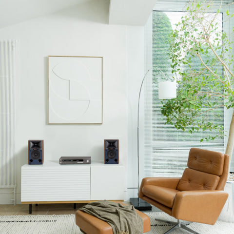 JBL JBL 4305P Studio Monitor Powered Bookshelf Loudspeaker System (pair)