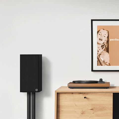 Klipsch The Sevens - Powered Bookshelf Speakers (view 8 of 14)