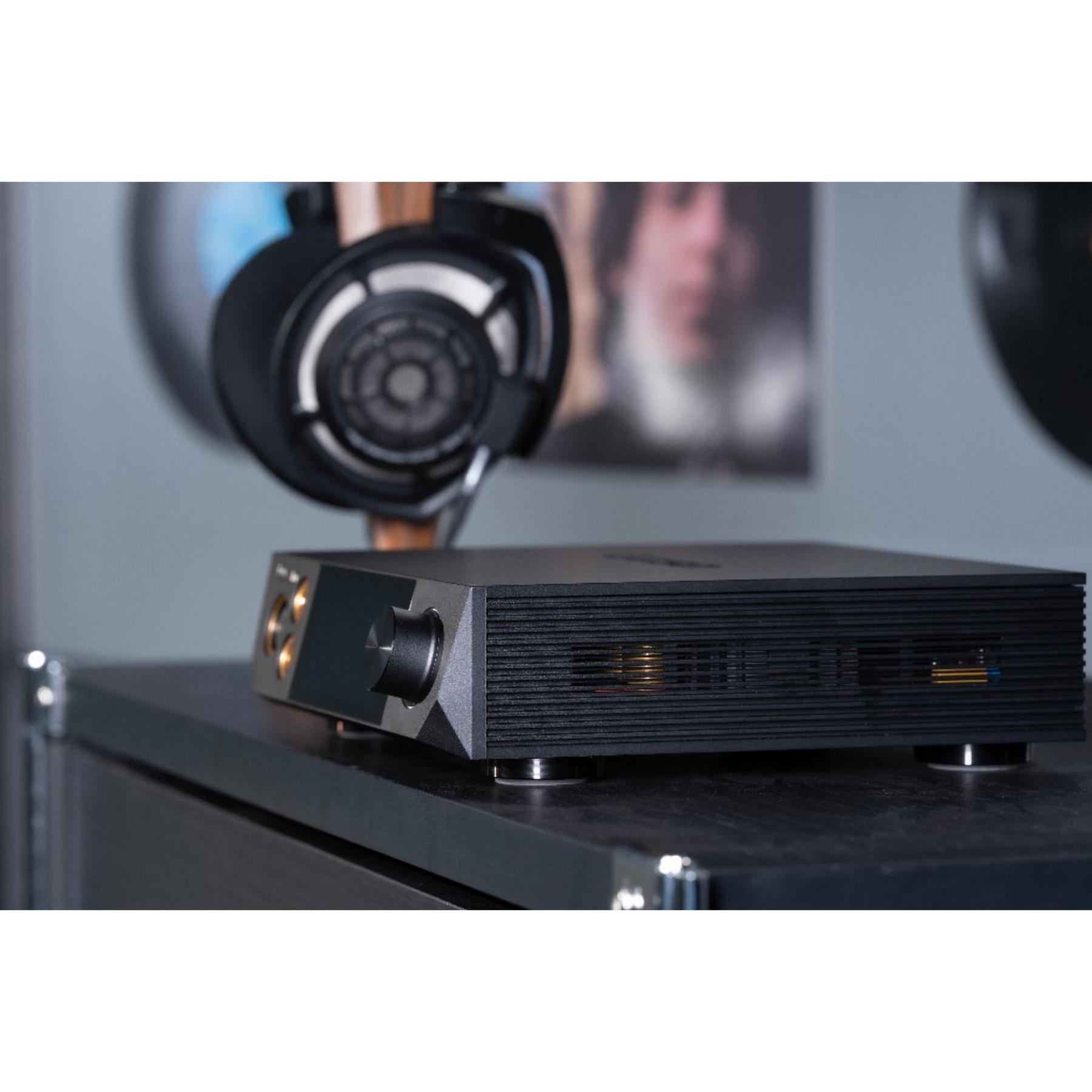 Luxsin X8 – Intelligent DAC & Headphone Amplifier - At ListenUp