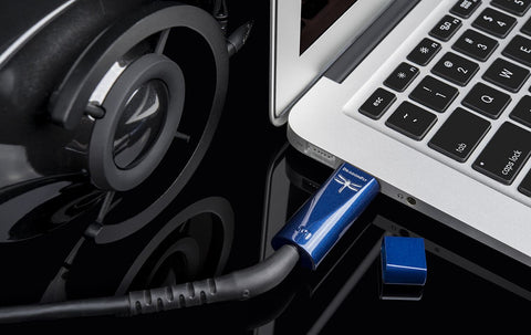 AudioQuest DragonFly Cobalt USB DAC + Preamp + Headphone Amp (view 5 of 7)