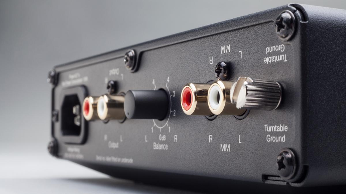 CAMBRIDGE AUDIO Alva Solo Moving Magnet Phono Preamplifier | ListenUp