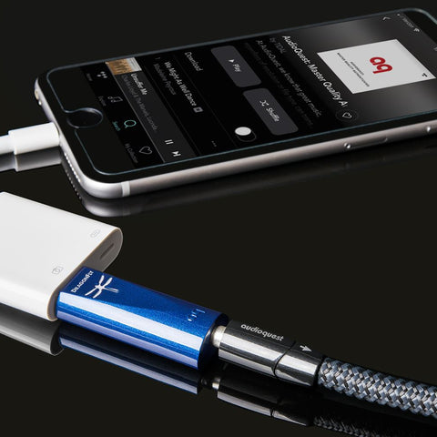 AudioQuest DragonFly Cobalt USB DAC + Preamp + Headphone Amp (view 4 of 7)