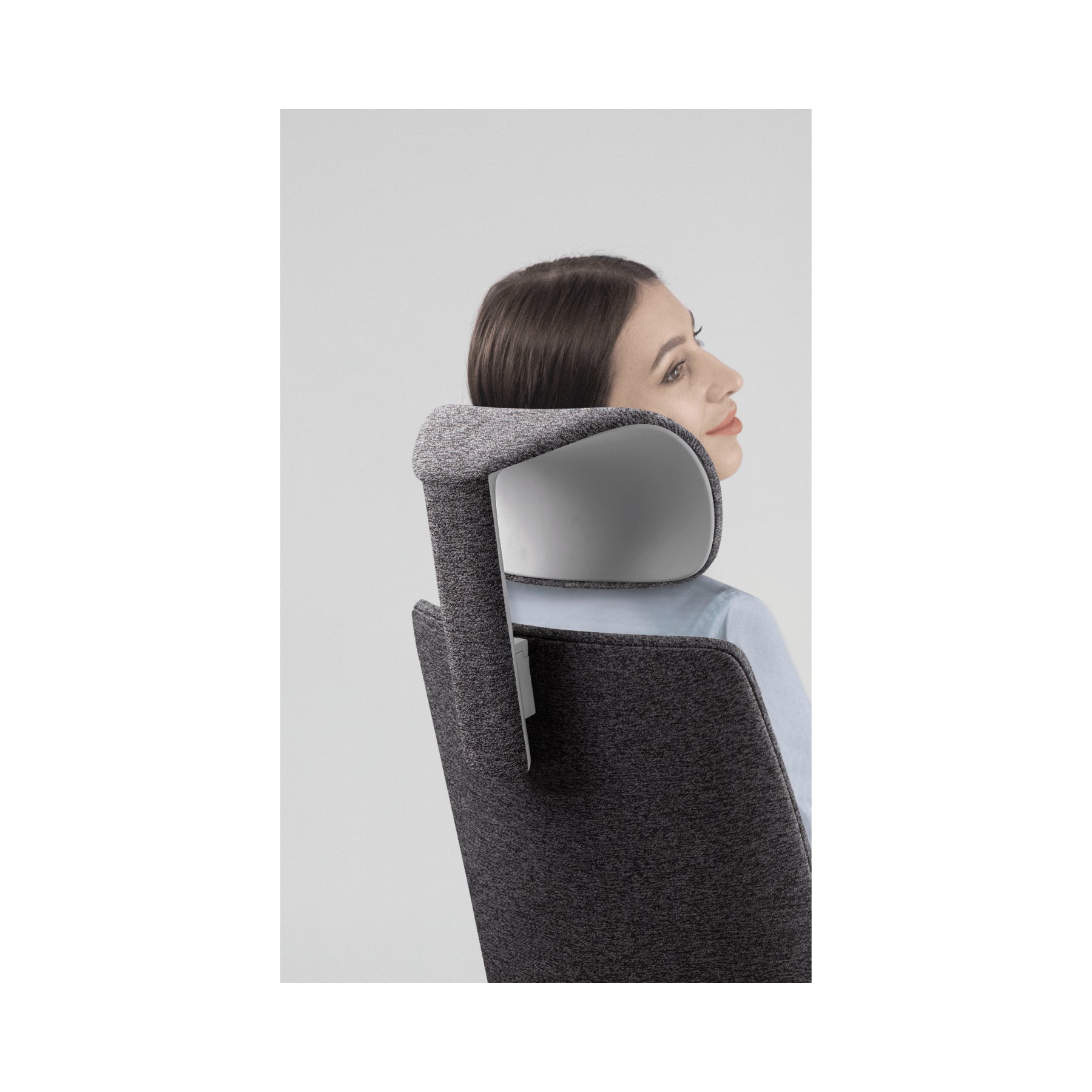 Theva swivel online chair